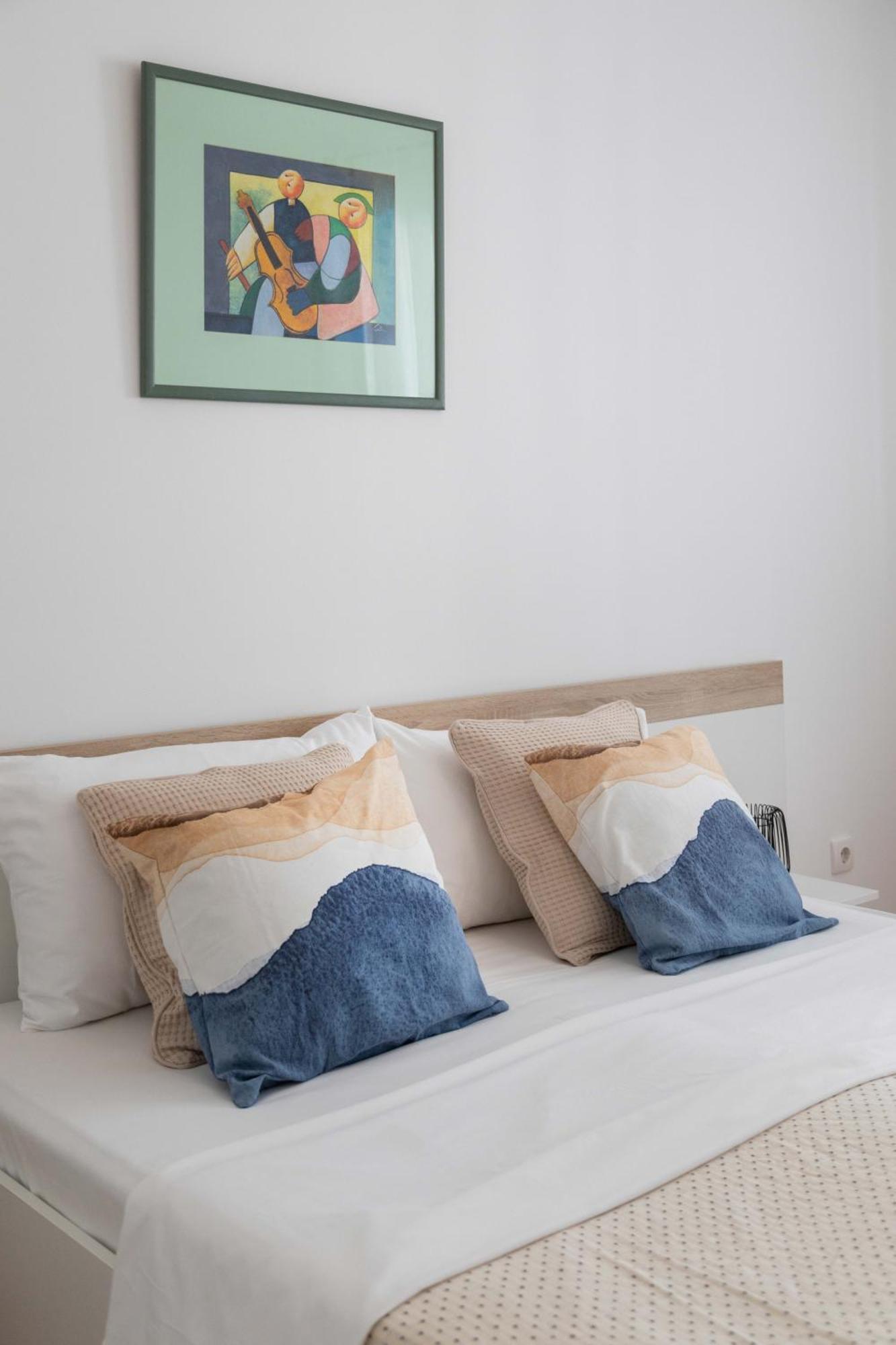 자그레브 Sunny 1Bdr With Balcony & Parking 아파트 외부 사진