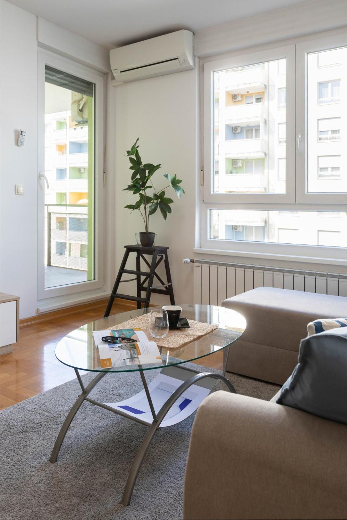 자그레브 Sunny 1Bdr With Balcony & Parking 아파트 외부 사진