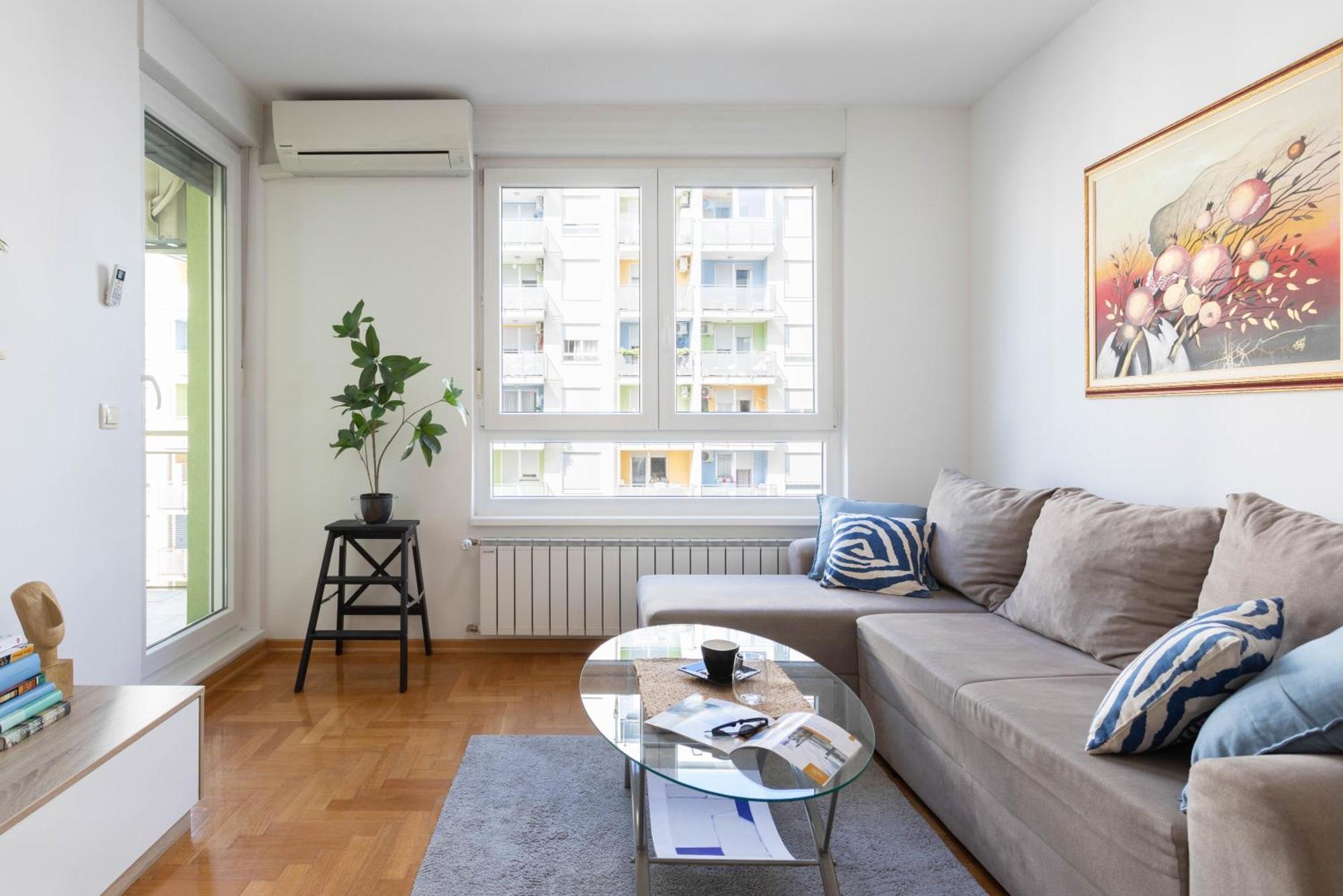 자그레브 Sunny 1Bdr With Balcony & Parking 아파트 외부 사진