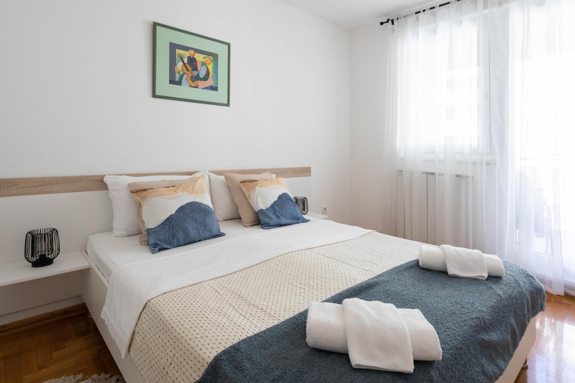 자그레브 Sunny 1Bdr With Balcony & Parking 아파트 외부 사진