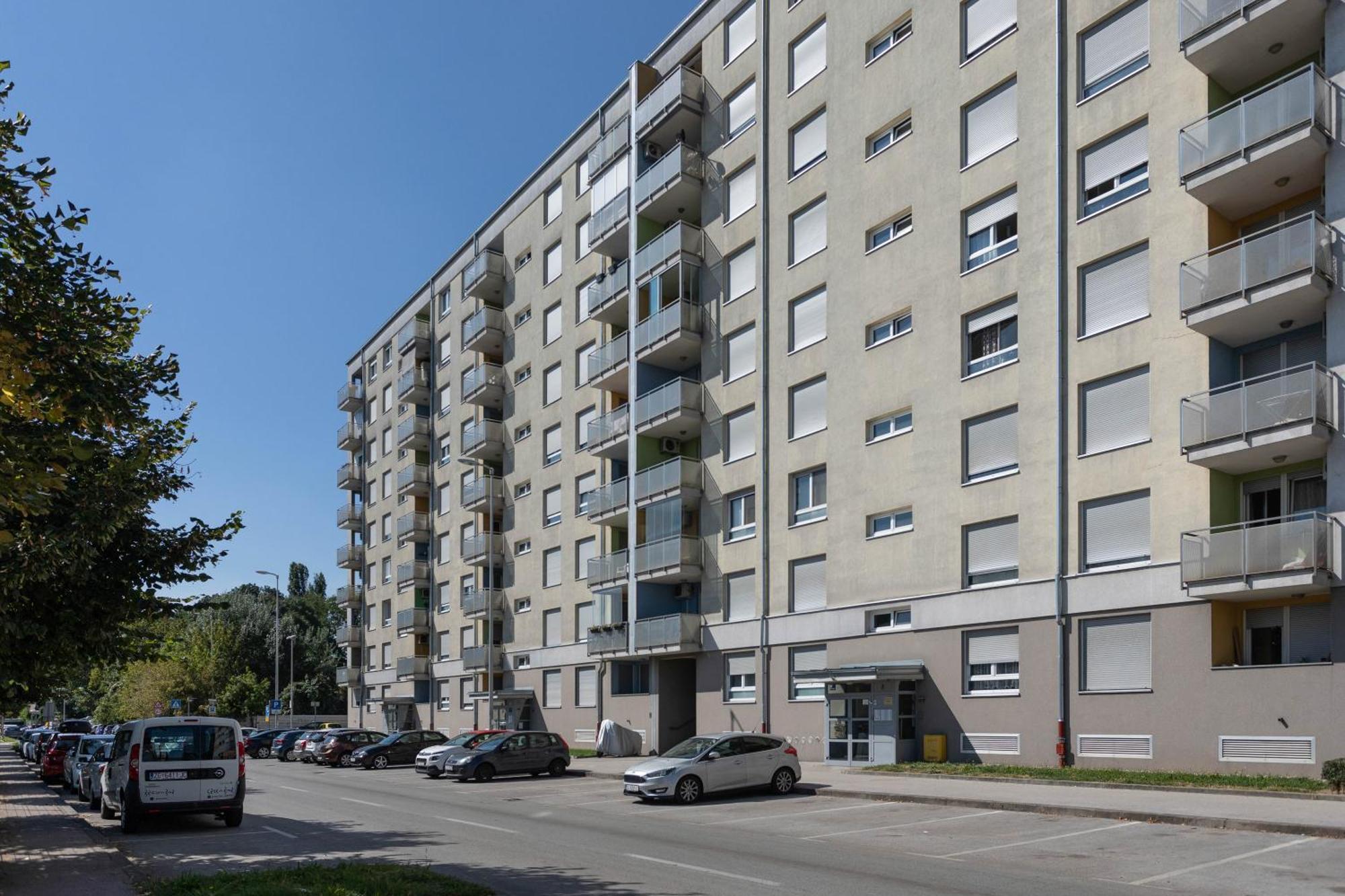 자그레브 Sunny 1Bdr With Balcony & Parking 아파트 외부 사진